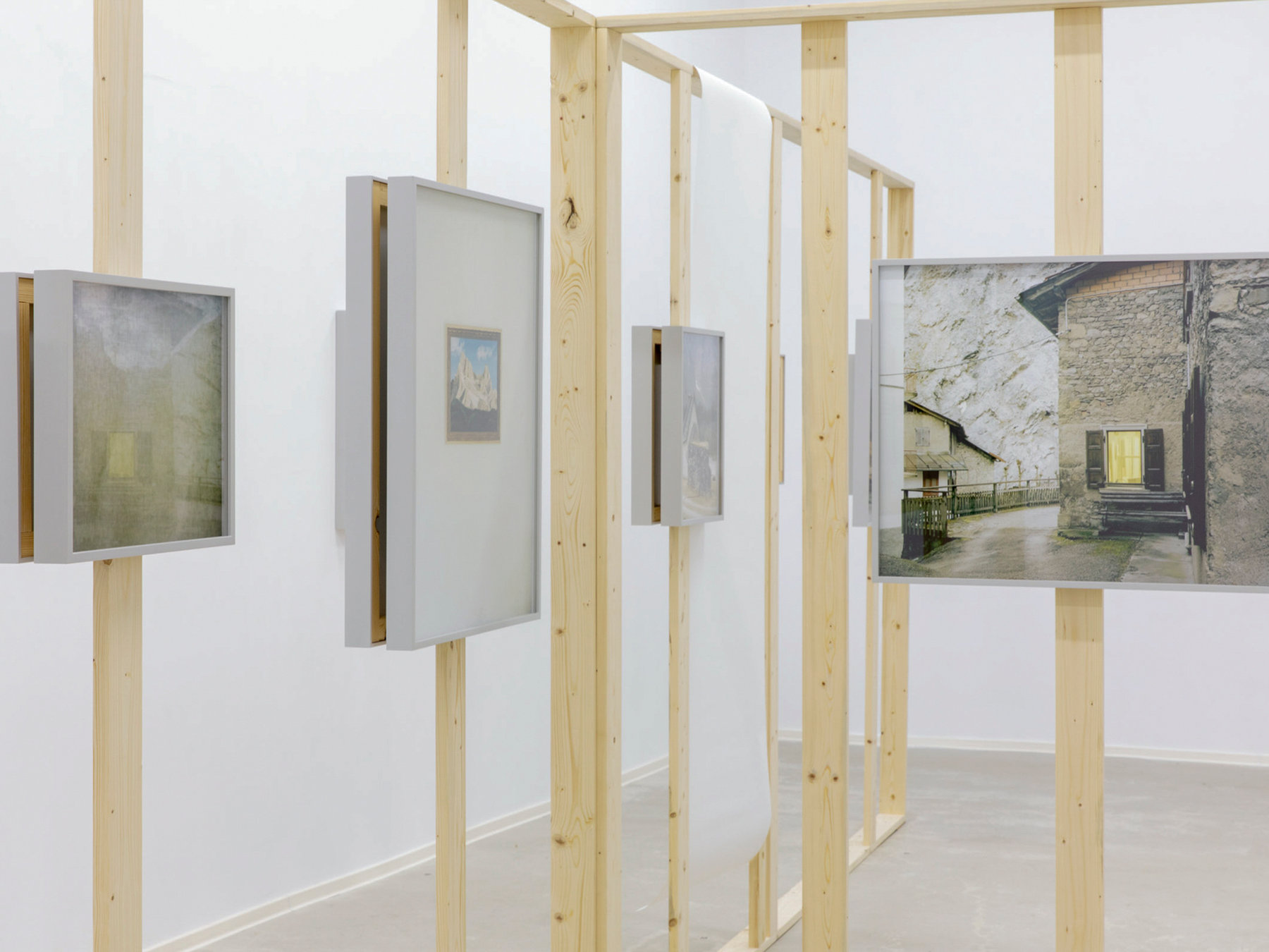 Casa Scânteii — Are They Rocks or Clouds? — installation view 4