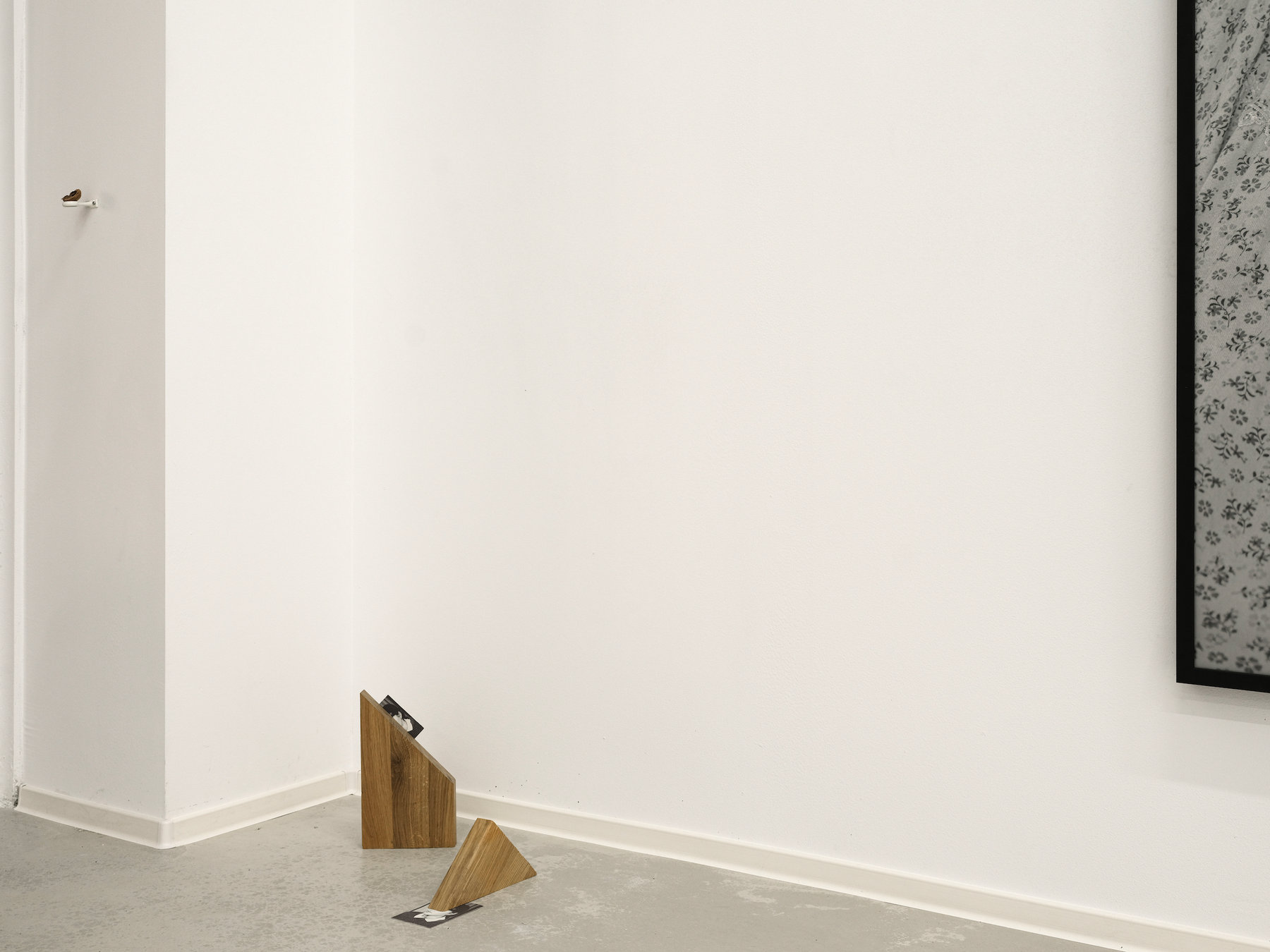 Casa Scânteii — Look at You. Now — installation view 4