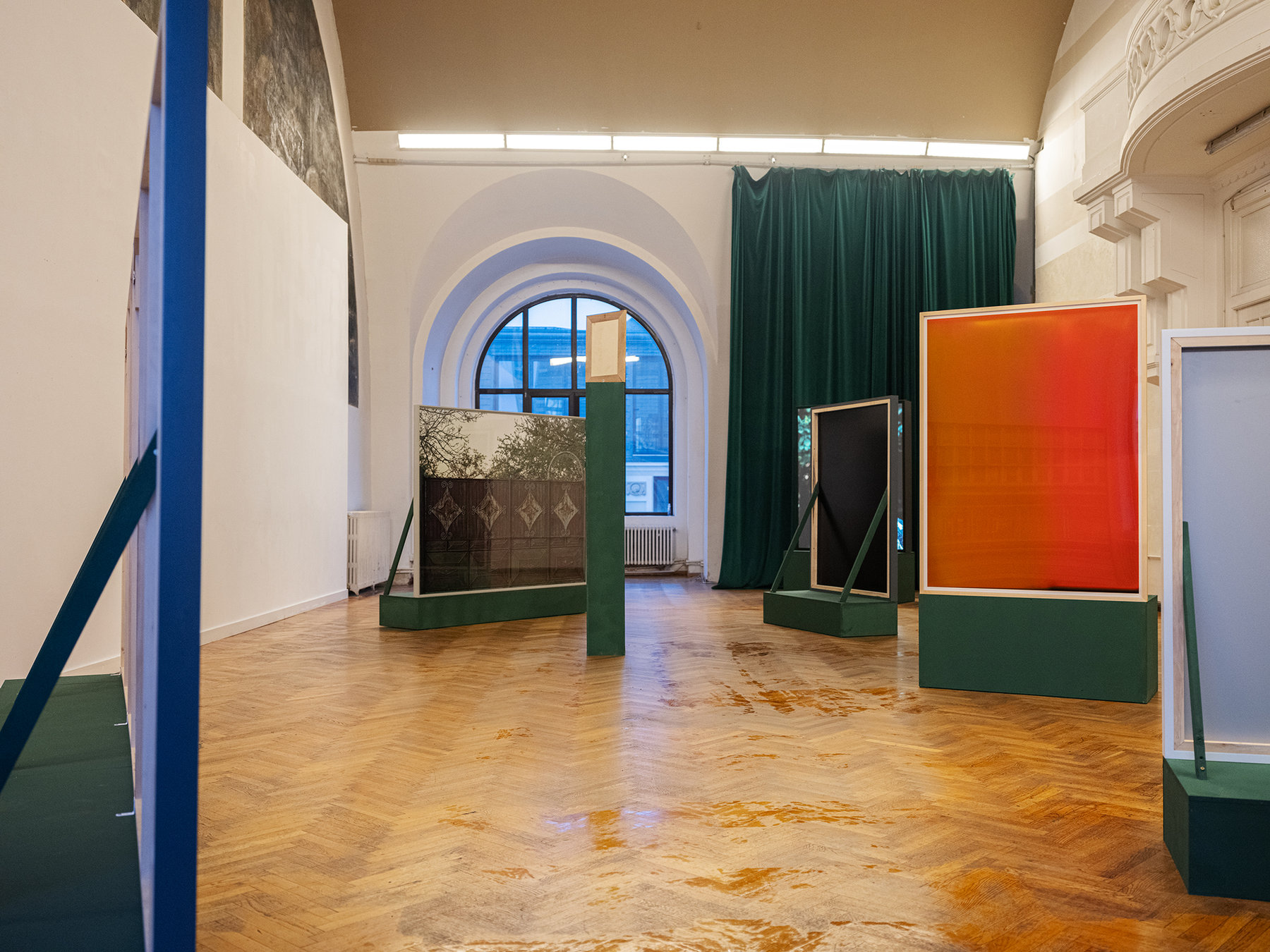 Palatul Universul — Ways of Recalling — installation view 1