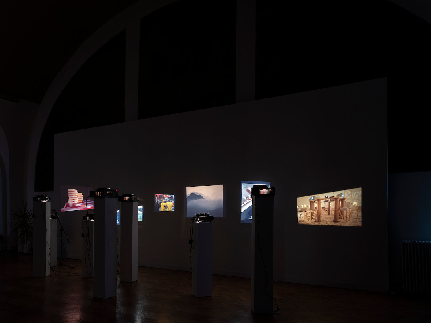 Palatul Universul — Zgomotul Imaginii — installation view 2
