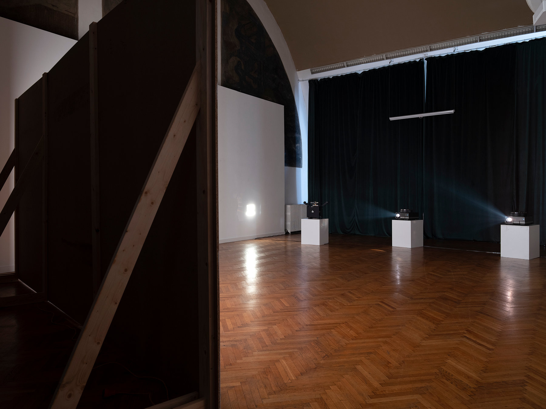 Palatul Universul — Diapozitiv — installation view 1
