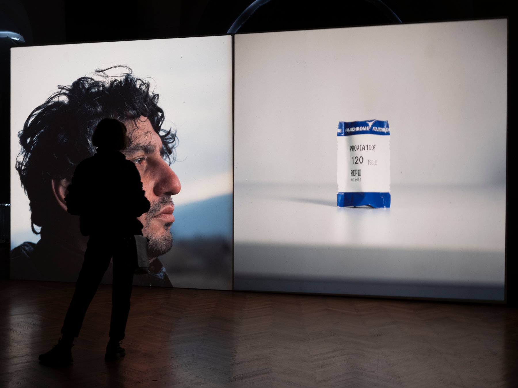 Palatul Universul — Diapozitiv — installation view 4